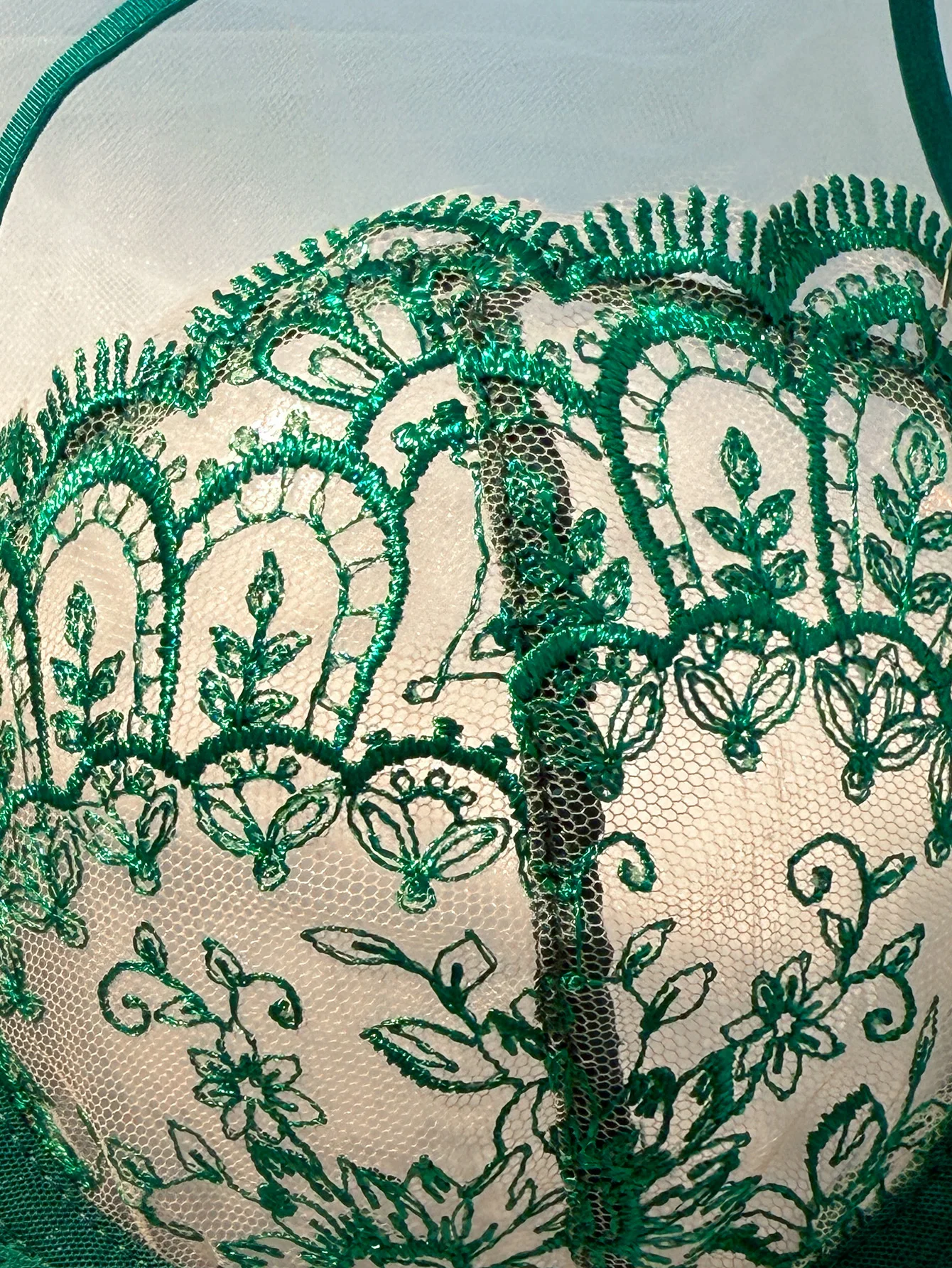 Conjunto de Lingerie - Semi Transparente Com Laço. - Imagem 4