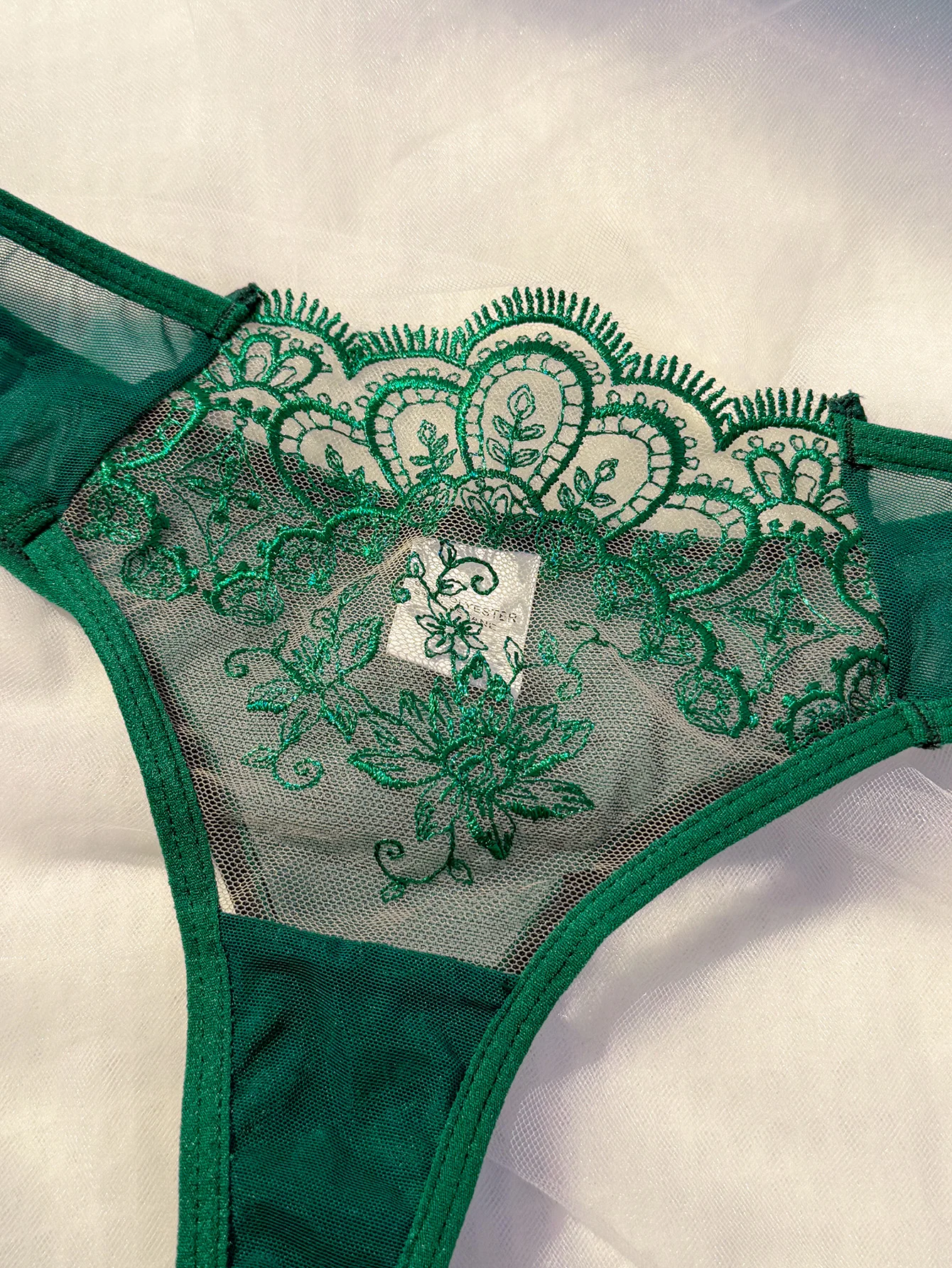 Conjunto de Lingerie - Semi Transparente Com Laço. - Imagem 3