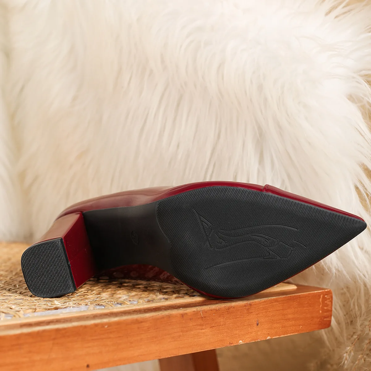 Sapatos Femininos - Couro Patente Envernizado. - Imagem 5