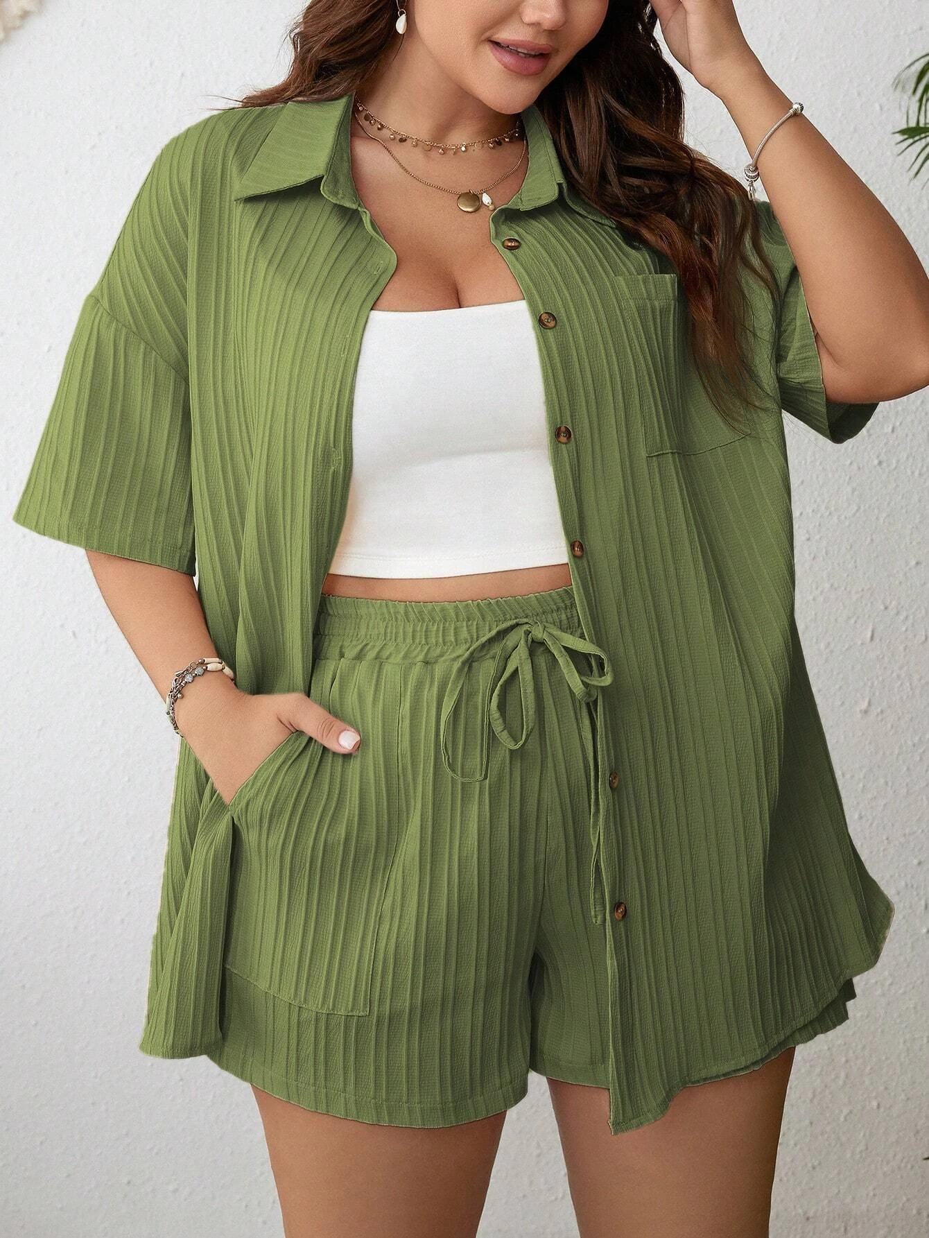 Conjunto de Calças Curtas Casuais de Verão para Mulheres Plus Size.